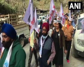 हिमाचल: दिल्ली सरकार में स्वास्थ्य मंत्री सत्येंद्र जैन ने शिमला में किया रोड शो 
