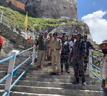 आईजीपी कश्मीर विजय कुमार ने किया अमरनाथ पवित्र गुफा का दौरा