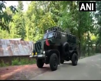 जम्मू-कश्मीर: कुलगाम में सुरक्षाबलों और आतंकियों के बीच मुठभेड़ में एक आतंकी ढेर