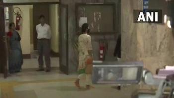 पश्चिम बंगाल: मेनका गंभीर ईडी कार्यालय पहुंची