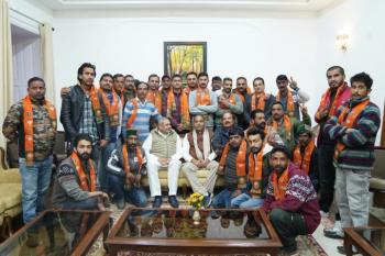 हिमाचल चुनाव से पहले कांग्रेस के कई नेता बीजेपी में शामिल