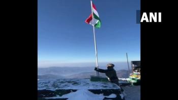 भारतीय सेना ने पुंछ में 8000 फीट की ऊंचाई पर फहराया राष्ट्रीय ध्वज