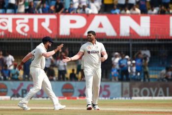 IND vs AUS Indore Test: भारत ने ऑस्ट्रेलिया को 197 रनों पर समेटा