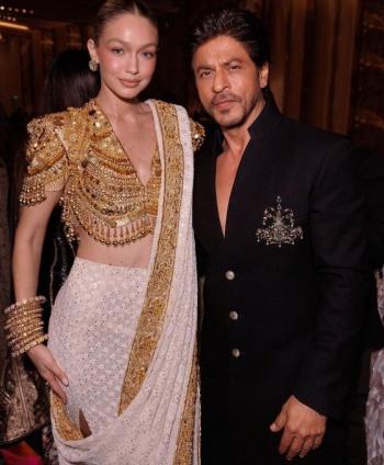#ShahrukhKhan ने #GigiHadid के साथ पोज़ दिया