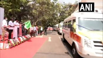 तमिलनाडु: एमके स्टालिन ने मोबाइल बहुउद्देशीय ऑपथैल्मोलॉजी इकाई सेवा वाहनों को हरी झंडी दिखाकर किया रवाना 
