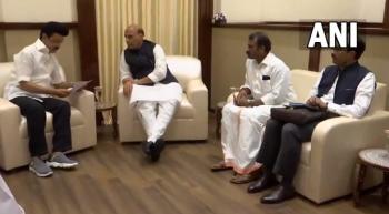 राजनाथ सिंह ने तमिलनाडु के मुख्यमंत्री एमके स्टालिन से की मुलाकात  