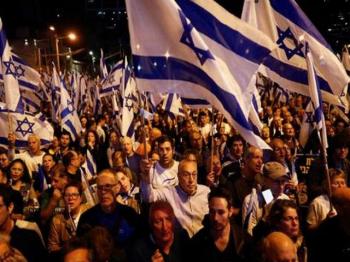 इजराइल में प्रधानमंत्री नेतन्याहू के इस्तीफे और जल्द चुनाव को लेकर सरकार विरोधी प्रदर्शन 