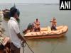 महावीर टोला गांव में गंगा नदी में नाव पलटने से 2 लोग लापता