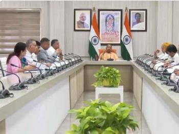 सीएम योगी ने प्रादेशिक कोऑपरेटिव डेयरी फेडरेशन से संबंधित बैठक की