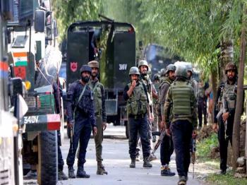 जम्मू-कश्मीर: पुंछ में सेना-पुलिस का संयुक्त अभियान, सीमावर्ती इलाकों में मिले 42 जिंदा बम किए निष्क्रिय 