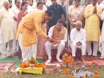 सीएम धामी ने छात्र छात्रावास की रखी आधारशिला 
