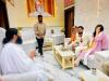 क्रिकेटर विराट कोहली ने अपनी पत्नी के साथ हनुमान गढ़ी मंदिर में की पूजा-अर्चना 