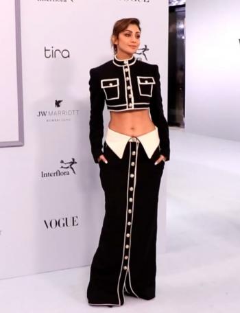Black और White Fashionable Dress में बेहद Stylish दिखीं Shilpa Shetty