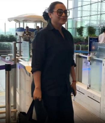 All Black Look में Rani Mukherjee ने एयरपोर्ट पर ढाया कहर