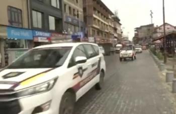 जम्मू-कश्मीर के उपराज्यपाल मनोज सिन्हा ने लाल चौक का किया दौरा 