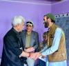 उपराज्यपाल मनोज सिन्हा ने सैयद आदिल हुसैन शाह के परिवार के सदस्यों से की मुलाकात 