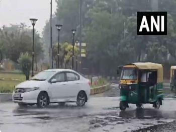 चंडीगढ़ में तेज बारिश के चलते लोगों को मिली गर्मी से राहत 