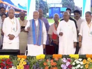 प्रधानमंत्री मोदी ने किया कई विकास परियोजनाओं का शिलान्यास 