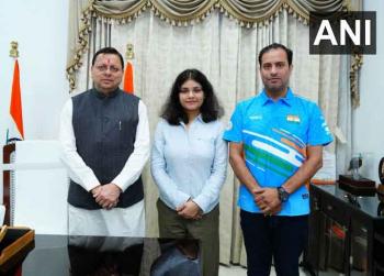 राष्ट्रीय शूटिंग चैंपियनशिप में रजत पदक विजेता ख्वाहिश शर्मा ने सीएम धामी से की मुलाकात 