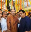 मातोश्री पहुंचे राज ठाकरे, उद्धव ठाकरे को दीं जन्मदिन की बधाई