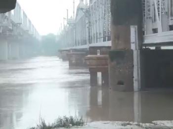 दिल्ली: यमुना नदी का जलस्तर खतरे के निशान से नीचे 