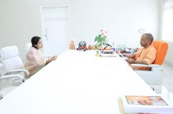 समाजवादी पार्टी से निष्कासित विधायक पूजा पाल ने सीएम योगी से की मुलाकात 