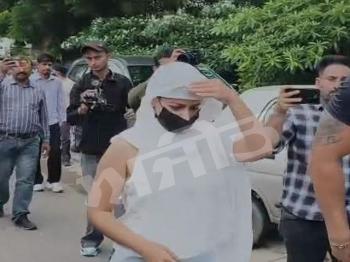 अंतिम यात्रा पर जसविंदर भल्ला, देखें तस्वीरें