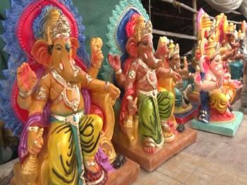 वाराणसी में गणेश चतुर्थी की तैयारियां जोरों पर, गणेश प्रतिमाओं की बढ़ी डिमांड