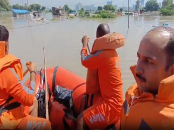 दिल्ली में बाढ़ प्रभावित इलाकों का जायजा लेने पहुंची NDRF की टीम