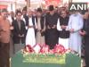 फारूक अब्दुल्ला ने शेख अब्दुल्ला को उनकी पुण्यतिथि पर श्रद्धांजलि की अर्पित 