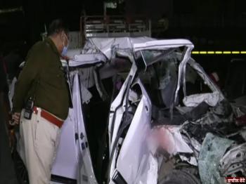 इंदौर: दो कारों की टक्कर में चार की मौत