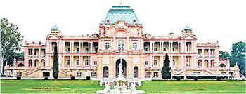 कपूरथला के जगतजीत पैलेस में स्मृतियों और संगमरमर के बीच एक स़फर