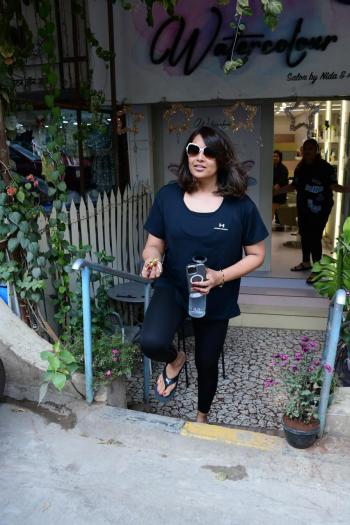 Bipasha Basu Spotted in bandra