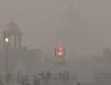 इंडिया गेट और कर्तव्य पथ के आस-पास स्मॉग की परत ने इलाके को ढका   