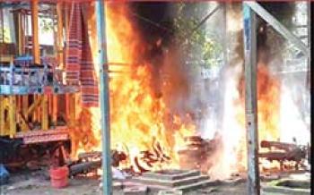 बांग्लादेश में हिंदुओं के उत्पीड़न पर दुनिया खामोश क्यों ?