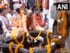 CM योगी ने झारखंडी महादेव मंदिर में की पूजा-अर्चना 