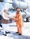 CM योगी ने प्रधानमंत्री नरेंद्र मोदी का मेरठ पहुंचने पर किया स्वागत 
