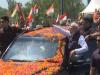 दिल्ली-देहरादून इकोनॉमिक कॉरिडोर का उद्घाटन करने से पहले PM मोदी ने किया रोड शो 