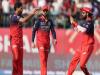 PBKS vs RCB : पंजाब की आधी टीम पवेलियन लौटी, शेडगे आउट हुए; कोहली का शानदार कैच