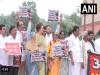 संसद के बाहर कांग्रेस और विपक्षी सांसदों का प्रदर्शन, प्रियंका गांधी भी हुईं शामिल