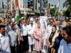 केंद्र सरकार की नीतियों और UPI (यूपीआई) पर टैक्स बढ़ाने के फैसले के खिलाफ प्रदर्शन