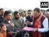 खटीमा पहुंचे मुख्यमंत्री धामी: आवास और हेलीपैड पर आम जनता से की मुलाकात