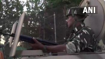 जम्मू-कश्मीर में फिर आतंकी हमला, आतंकियों ने पुलिस बल पर फेंका ग्रेनेड