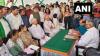 बिहार: आरजेडी के राष्ट्रीय अध्यक्ष लालू प्रसाद यादव ने पार्टी अध्यक्ष पद के लिए नामांकन दाखिल किया