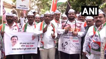 एनसीपी के कार्यकर्ताओं ने मुंबई में किया विरोध प्रदर्शन 