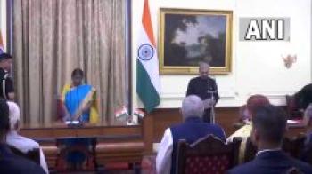 राष्ट्रपति द्रौपदी मुर्मू ने राष्ट्रपति भवन में प्रवीण कुमार श्रीवास्तव को पद की दिलाई शपथ