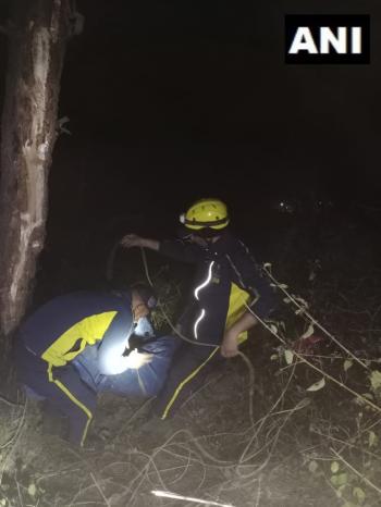 नैनीताल के बेतालघाट क्षेत्र में वाहन के खाई में गिरने से 8 लोगों की मौत, 2 घायल 