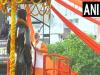 पीएम मोदी ने पंडित मदन मोहन मालवीय की प्रतिमा पर पुष्पांजलि की अर्पित 