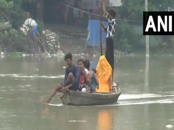 गोरखपुर में बाढ़ जैसी स्थिति हुई उत्पन्न 