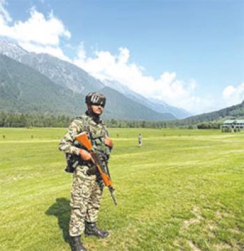 टूरिज्म सेक्टर सकते में, अनहोनी से डरे पर्यटक !